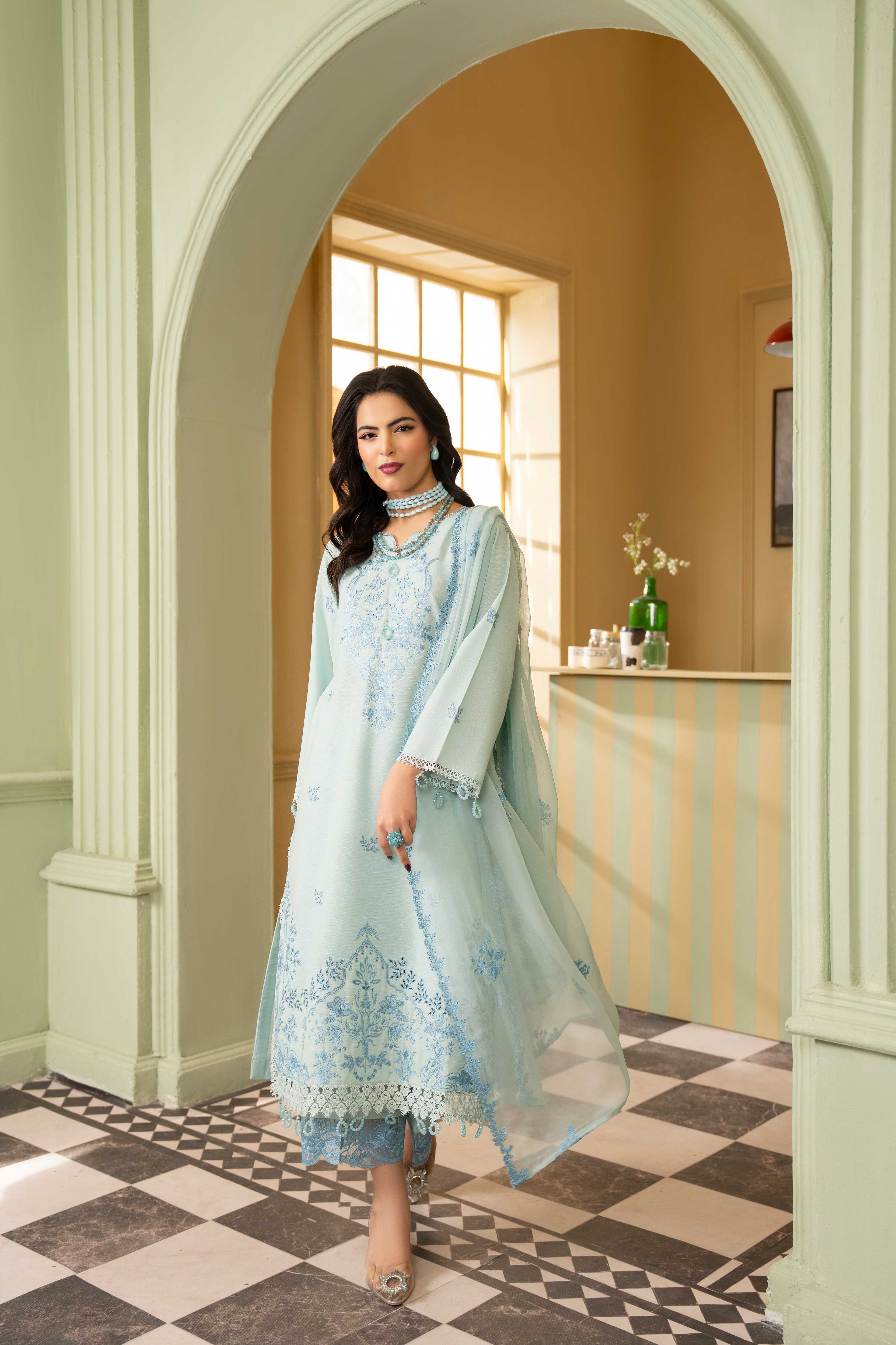 Embroidered Karandi Unstitched 3Pc Suit